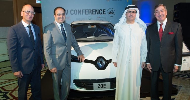 رينو تكشف عن مستقبل السيارات الكهربائية في الإمارات – فيديو